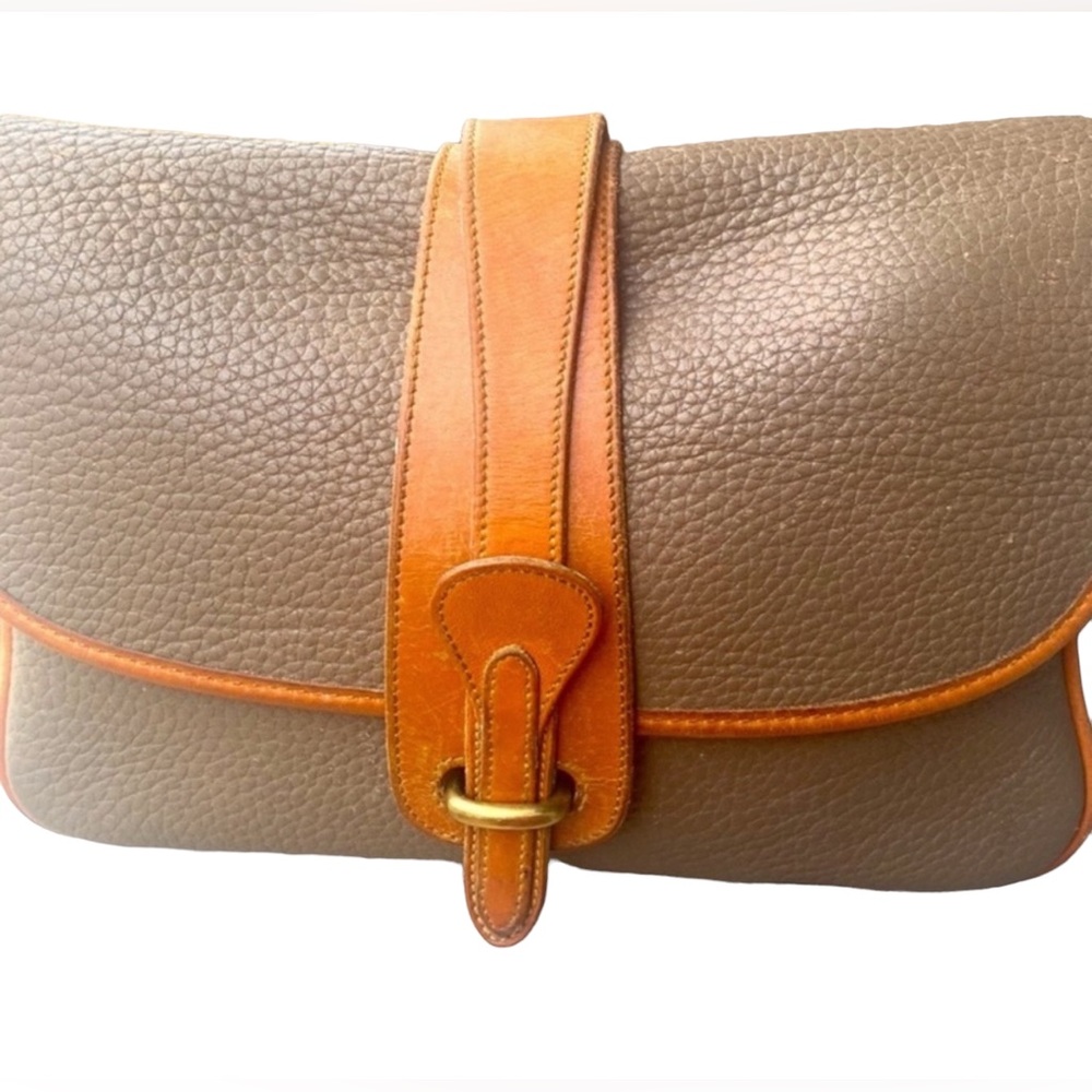 DOONEY AND BOURKE VINTAGE 1992 TAUPE PEBBLED LEATHER CROSSBODY - Picture 3 of 15